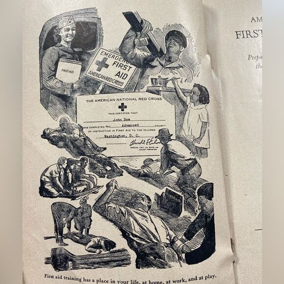 Vintage American Red Cross First Aid Text Book - 1945 - Picture 5 of 14